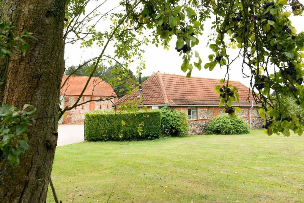 The Stables, Relax In 5 Star Style And Comfort With Lovely Walks All Around Maplestead Eksteriør bilde