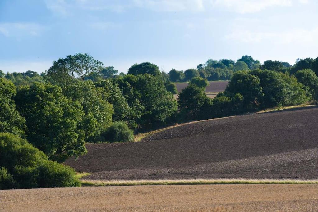 The Stables, Relax In 5 Star Style And Comfort With Lovely Walks All Around Maplestead Eksteriør bilde