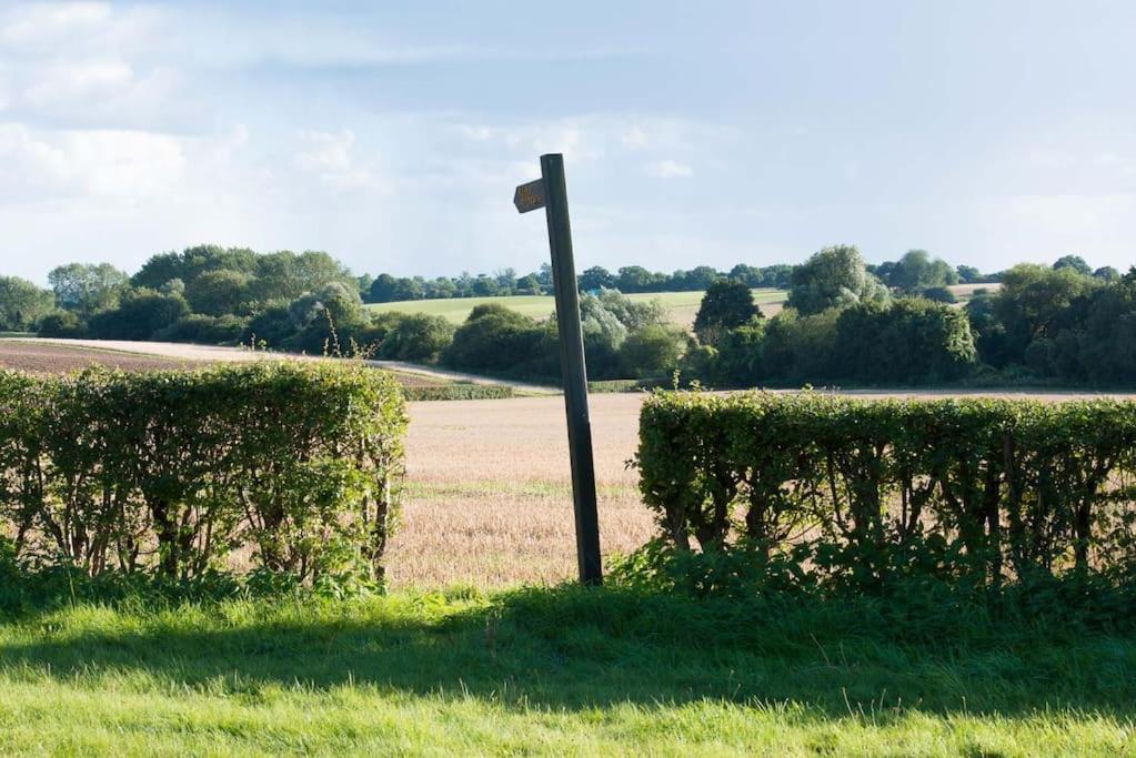 The Stables, Relax In 5 Star Style And Comfort With Lovely Walks All Around Maplestead Eksteriør bilde