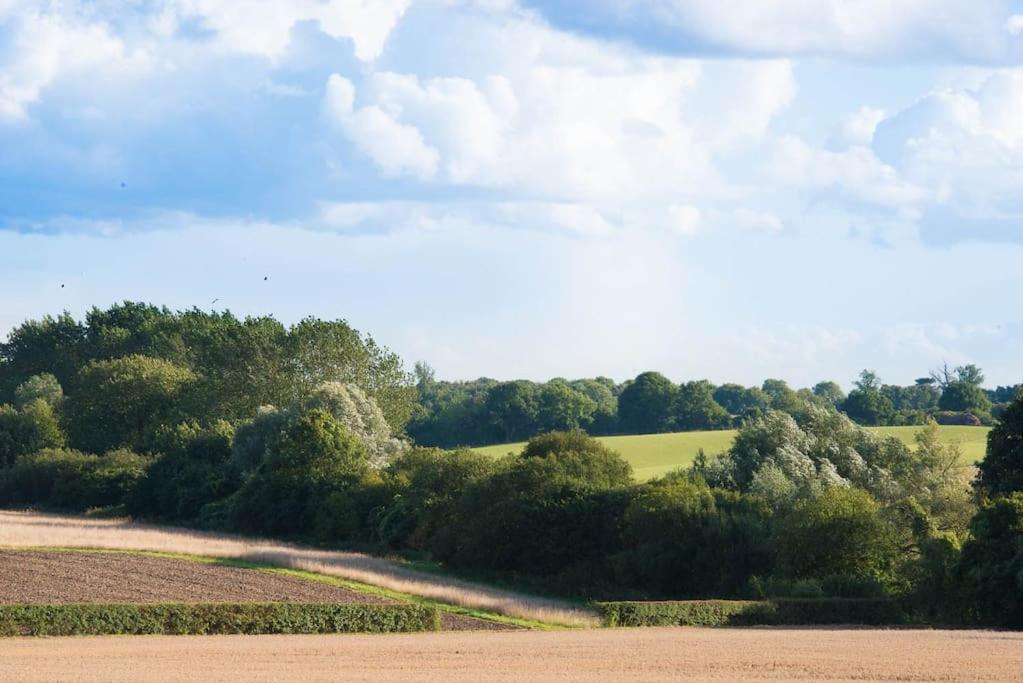The Stables, Relax In 5 Star Style And Comfort With Lovely Walks All Around Maplestead Eksteriør bilde