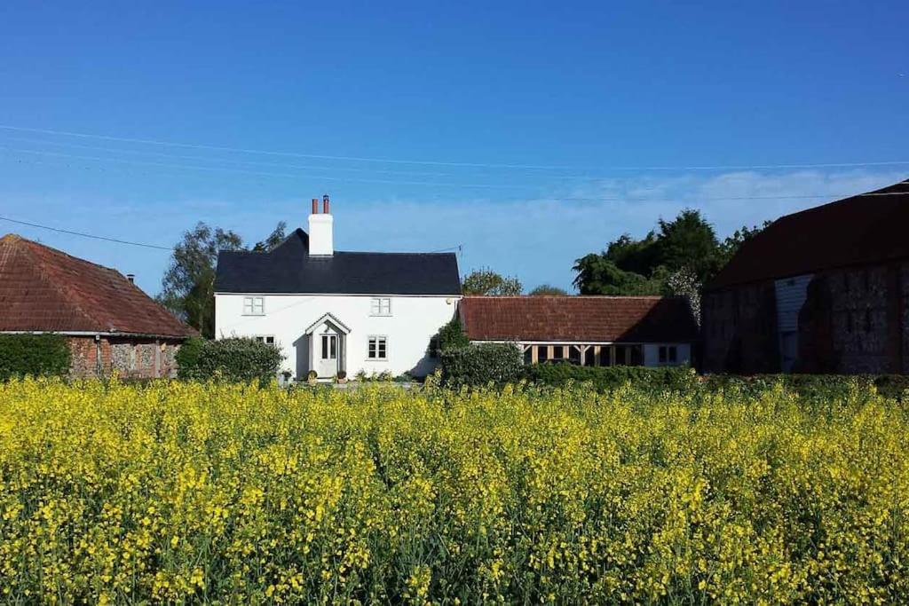 The Stables, Relax In 5 Star Style And Comfort With Lovely Walks All Around Maplestead Eksteriør bilde